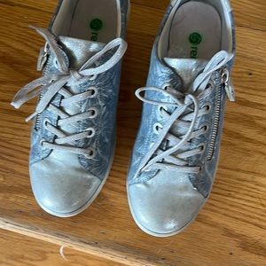 All season sneakers shoes